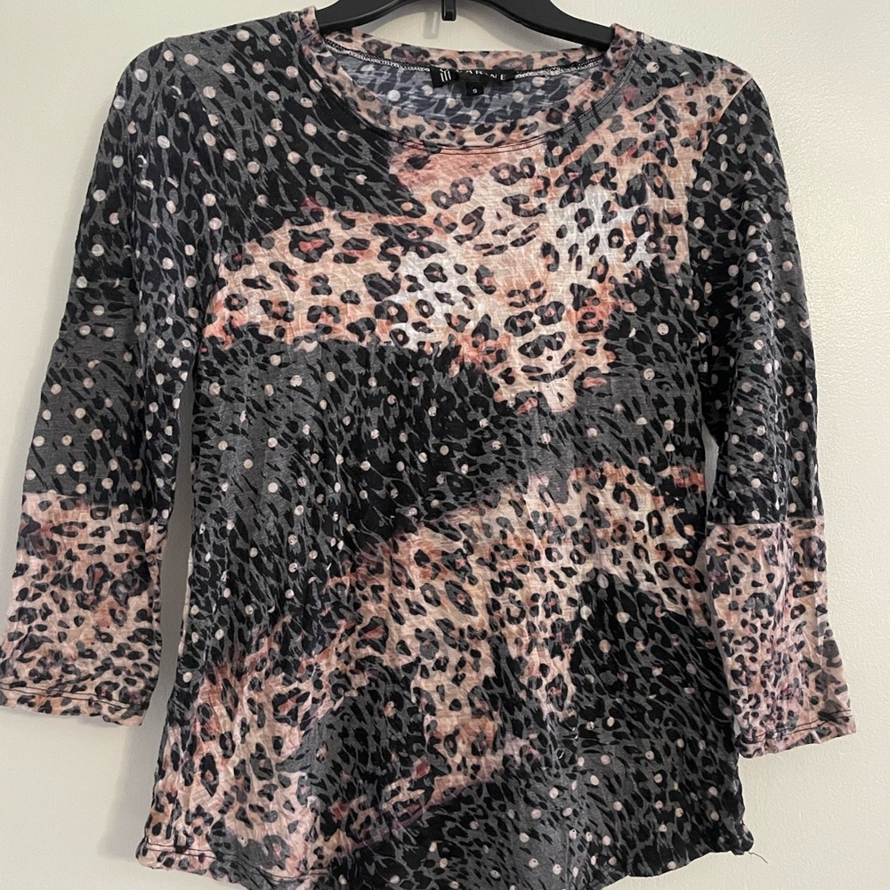 Carine 3/4‎ length sleeve. Cheetah accent, size small